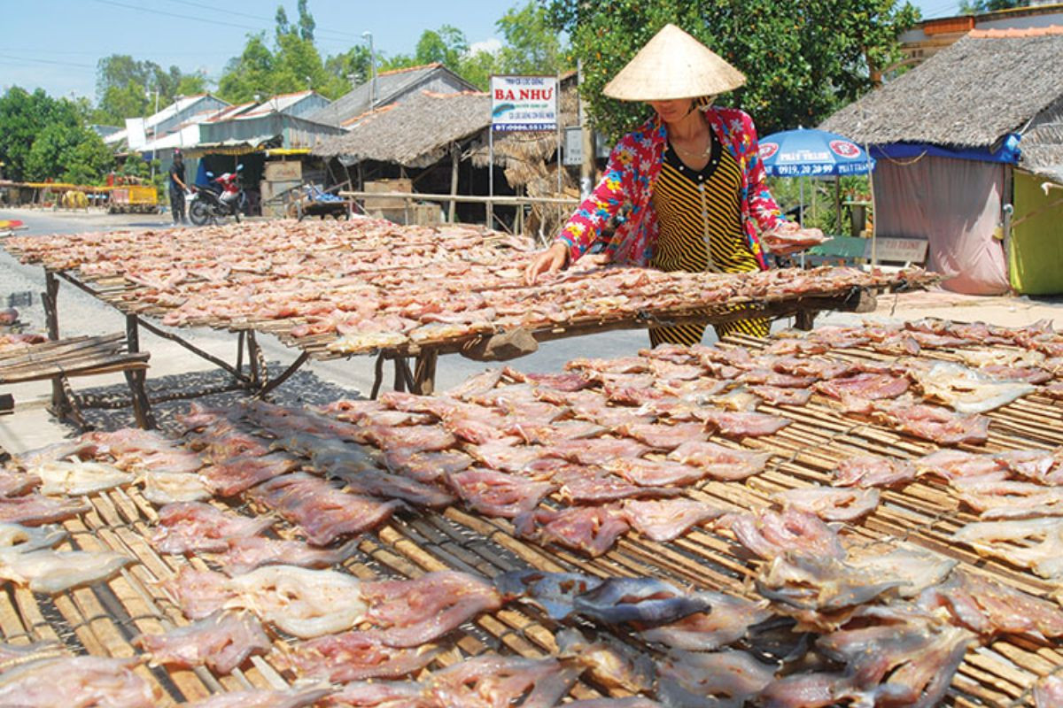 Các loại khô cá là món ăn không thể bỏ lỡ khi đến An Giang