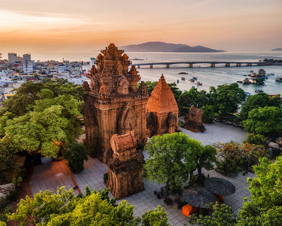Tháp Bà Ponagar là di tích lịch sử, văn hóa và là điểm du lịch nổi tiếng tại Nha Trang 