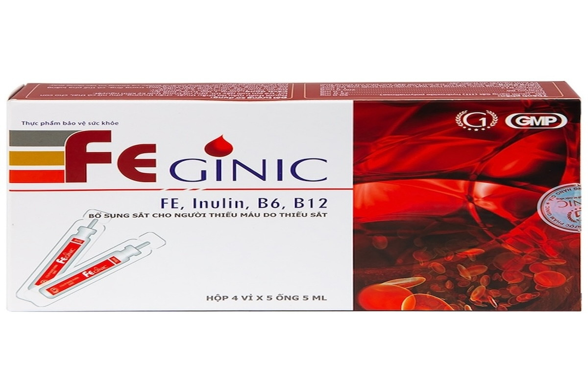 Ống uống Feginic dạng nước dễ sử dụng.