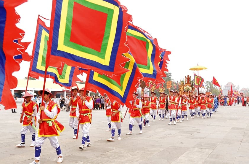 Lễ hội Đền Hùng được tổ chức vào tháng 3 âm lịch và là một trong những lễ hội truyền thống ở Việt Nam
