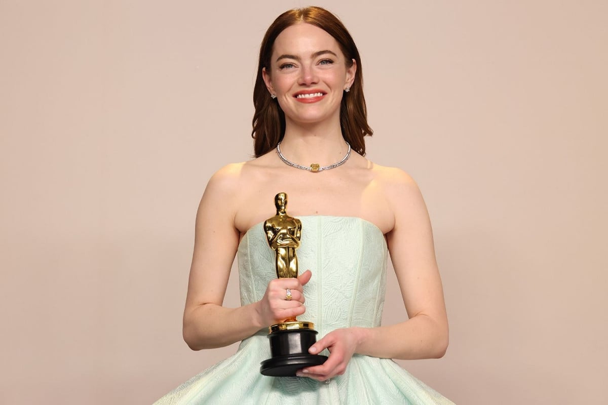 Emma Stone tại lễ trao giải Oscar cho nữ diễn viên chính xuất sắc nhất năm 2024
