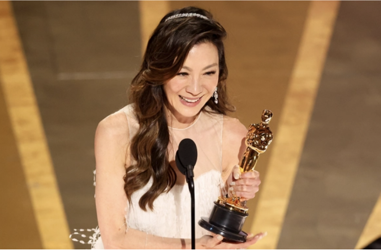 Vai diễn Evelyn Wang giúp Dương Tử Quỳnh giành chiến thắng ở hạng mục giải Oscar cho nữ diễn viên chính xuất sắc nhất năm 2023