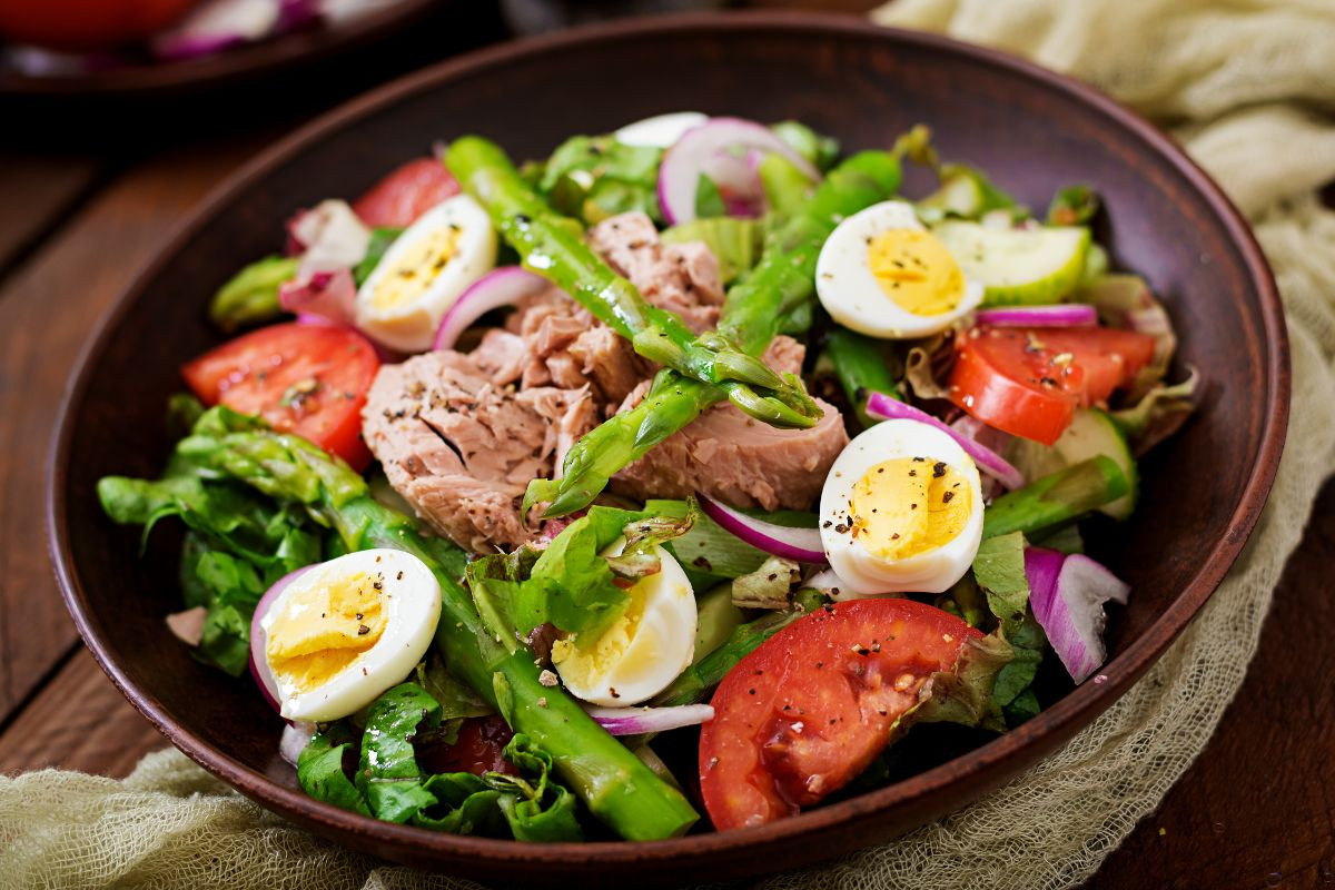 Salad cà chua là món ăn ngon miệng và bổ dưỡng cho bữa ăn hàng ngày