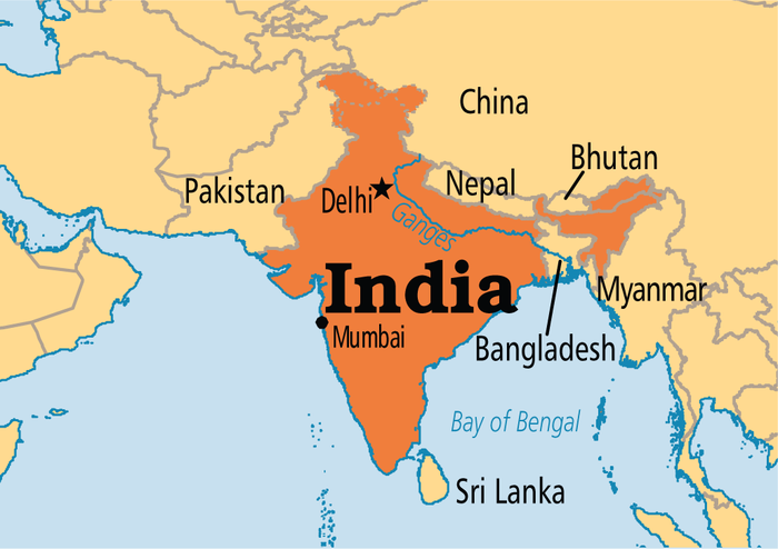 Ấn Độ có bờ biển dài 7,516 km, phần lớn diện tích Ấn Độ nằm ở bán đảo Nam Á vươn ra ngoài Ấn Độ Dương