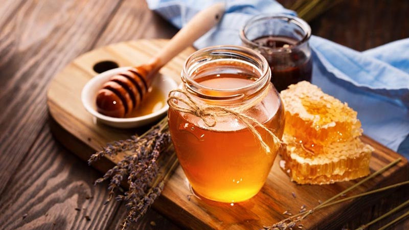 Ăn cua với mật ong rất dễ gây tiêu chảy 