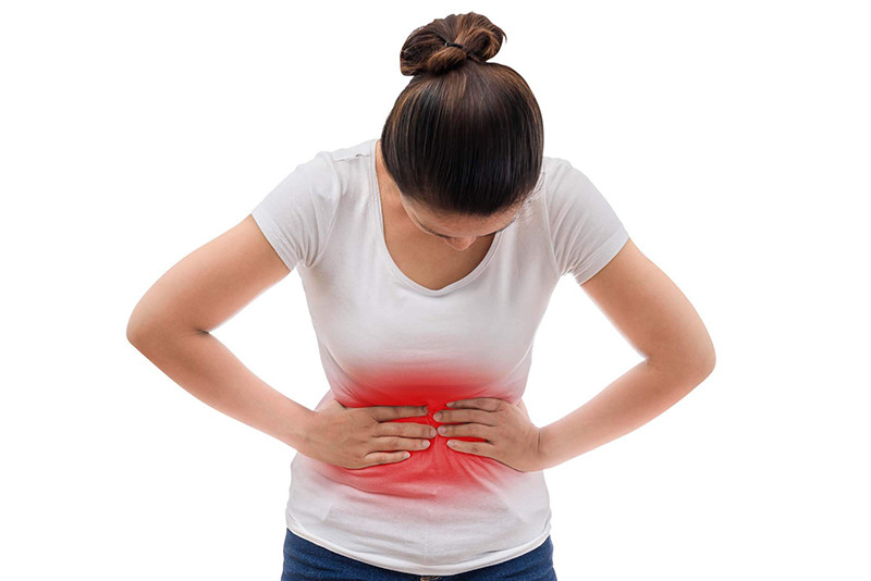 Biểu hiện đau ruột thừa ở nữ rõ nhất là đau bụng quanh vùng rốn và lan rộng đến xương chậu