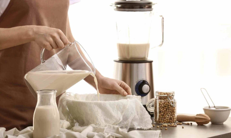 Hướng dẫn cách nấu sữa đậu nành thơm ngon, béo ngọt tại nhà