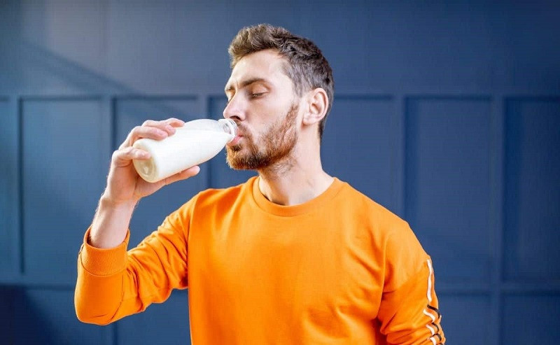 Uống sữa đậu nành nhiều có tốt không? Uống quá nhiều sữa đậu nành có thể ảnh hưởng đến chức năng tiêu hoá