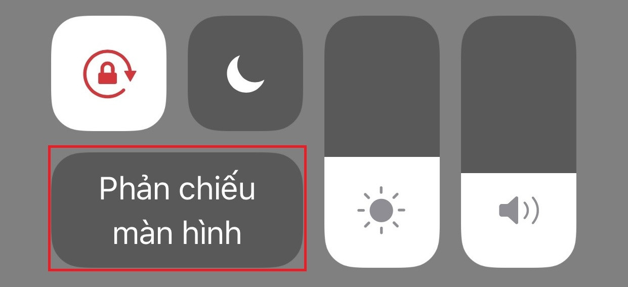 Nhấn chọn Phản chiếu màn hình tại trung tâm điều khiển của iPhone