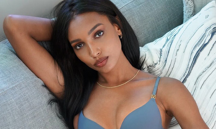 Jasmine Tookes là một trong những siêu mẫu thành công và quyến rũ nhất thế giới hiện nay