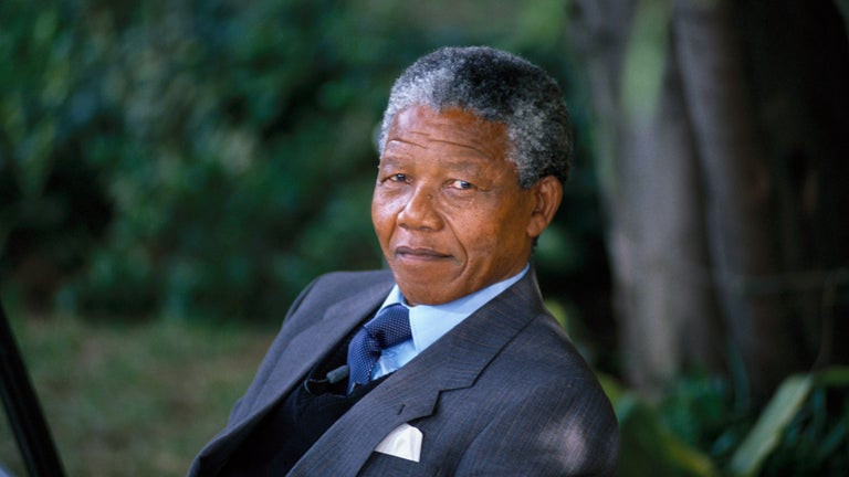 Nelson Mandela đã góp công lớn lật đổ chế độ phân biệt chủng tộc Apacthai