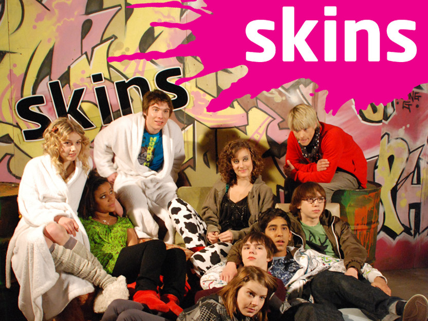 Skins là một cuộc hành trình đến giới hạn của sự đam mê nhưng không kém phần thác loạn