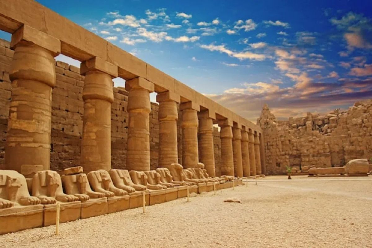 Điểm chung của các công trình của Ai Cập cổ đại là sự kỳ vĩ, đồ sộ