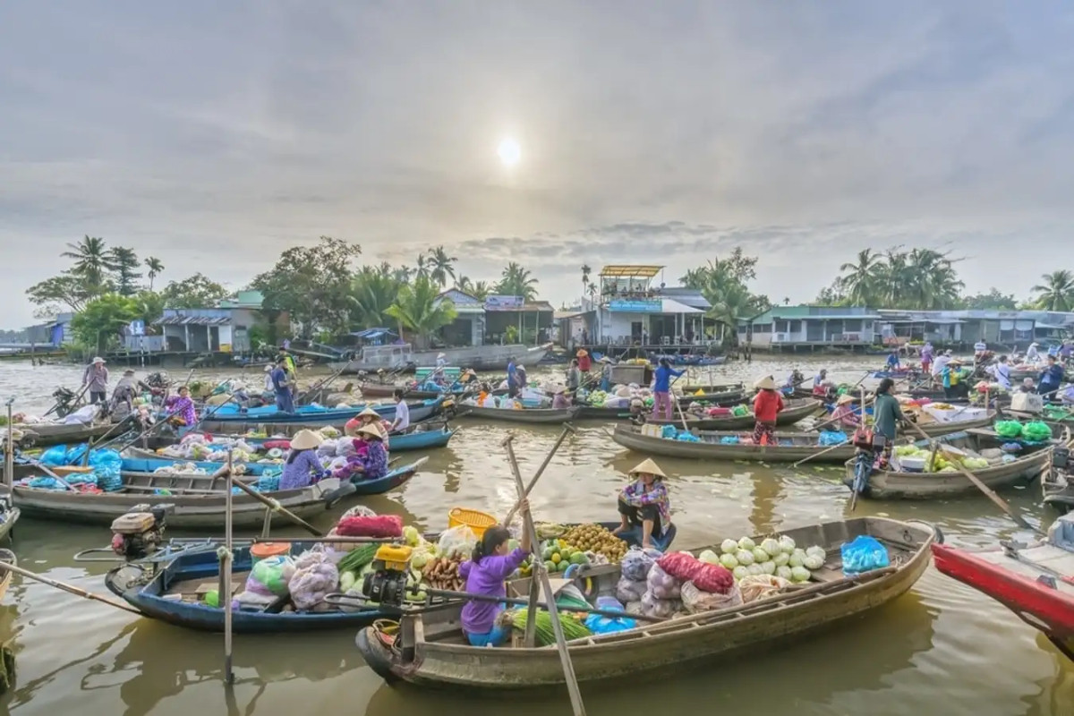 Chợ nổi Cái Răng là trải nghiệm du lịch thú vị của Cần Thơ