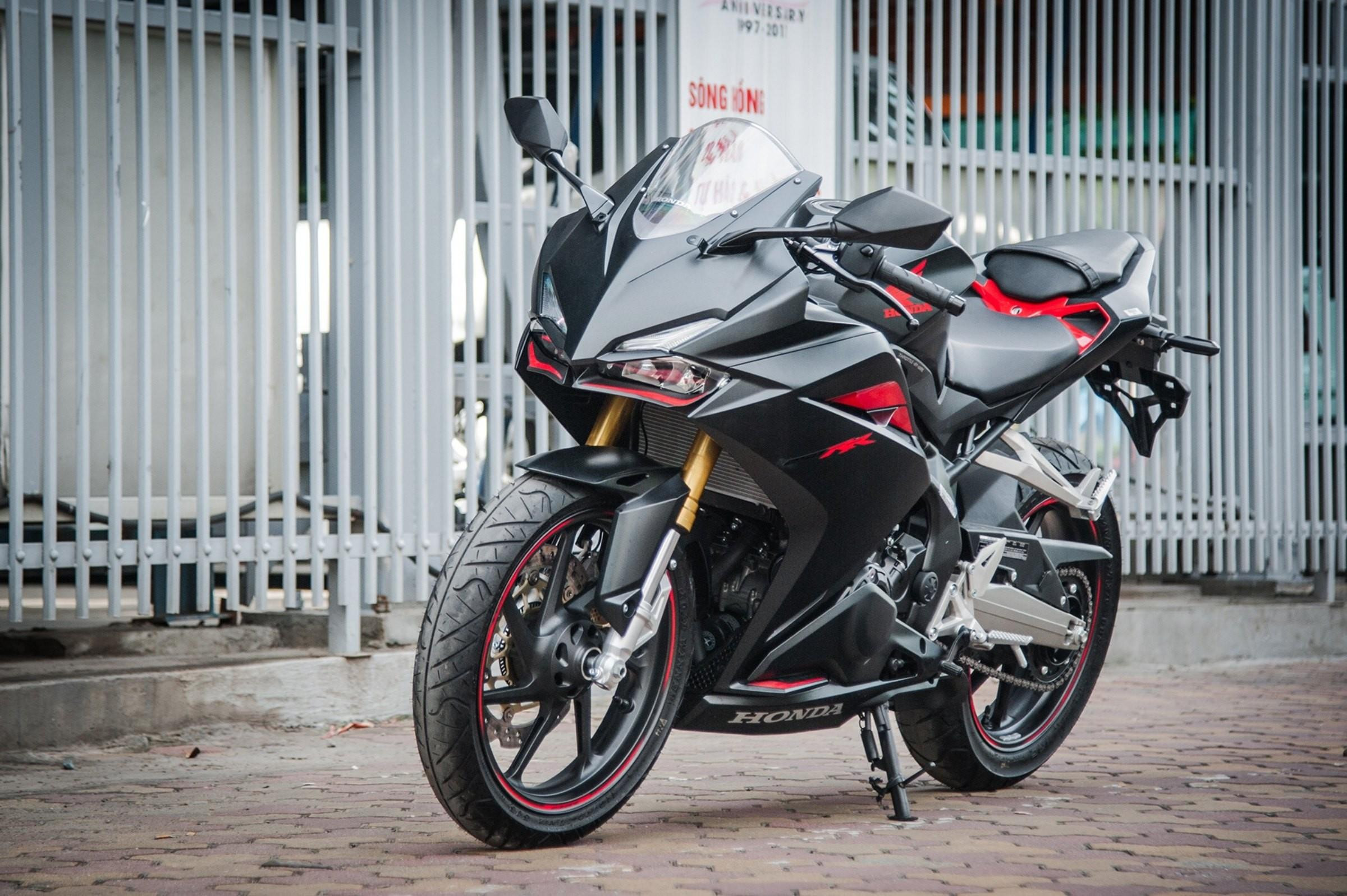 CBR250RR phiên bản cũ cũng sẽ là một sự lựa chọn tuyệt vời với giá cả phải chăng