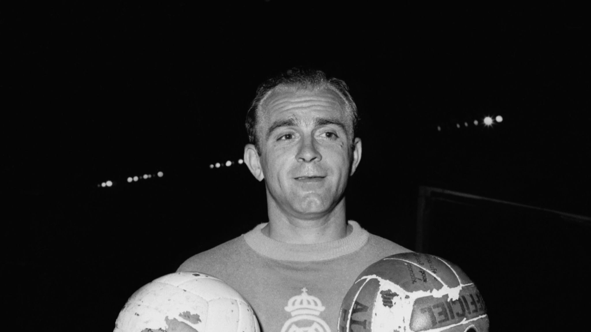 Alfredo Di Stefano đã có 5 lần vô địch European Cup cùng Tây Ban Nha