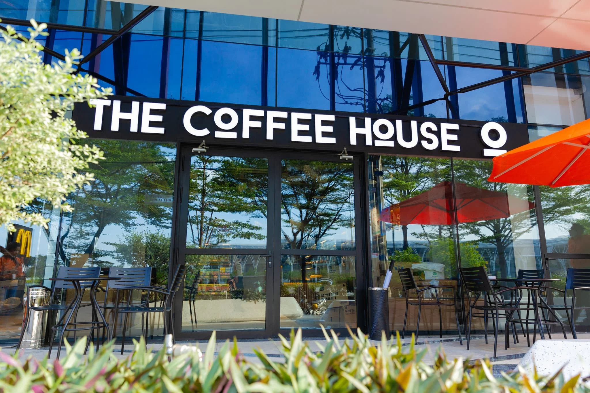 Không gian của The Coffee House có sự tinh tế và hiện đại 