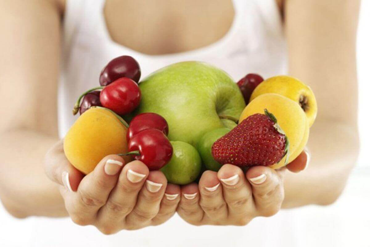 Không nên ăn hạt táo và không nên ăn táo trước khi đi ngủ để tránh gây hại cho sức khỏe