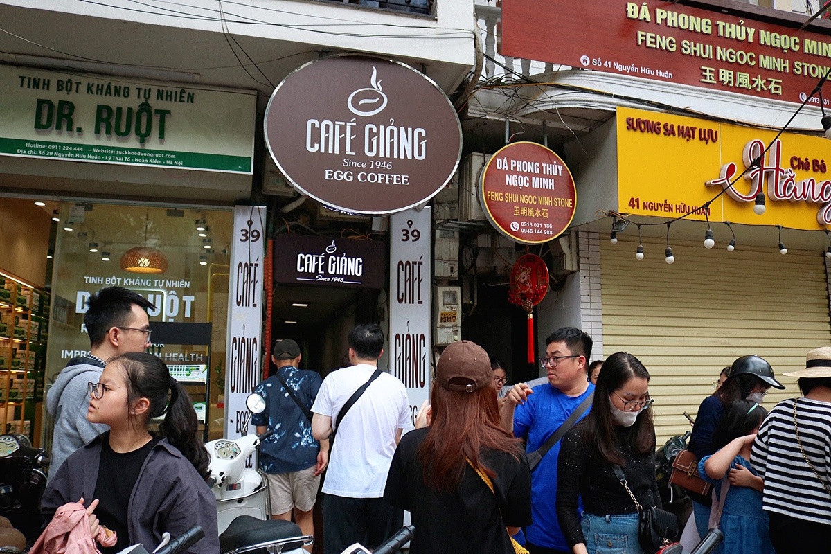 Cafe Giảng nằm trong ngõ Yên Phụ