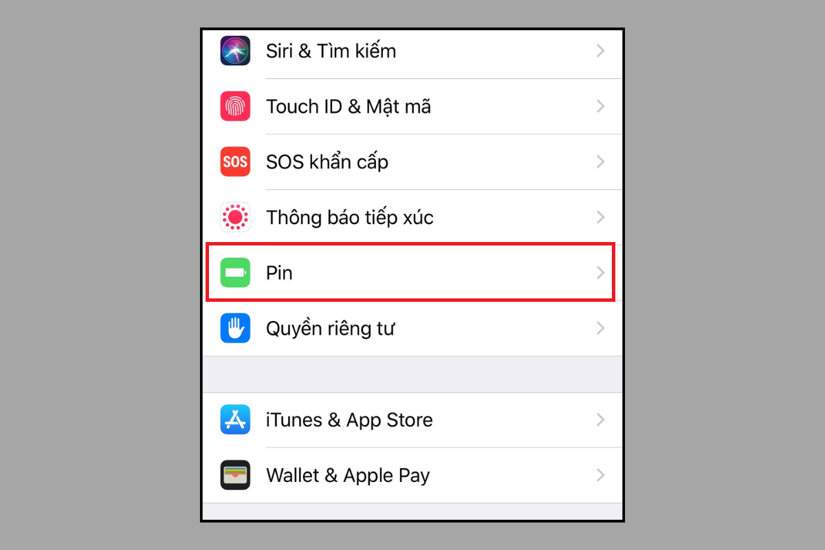 Chọn Pin trong Cài đặt trên điện thoại iPhone