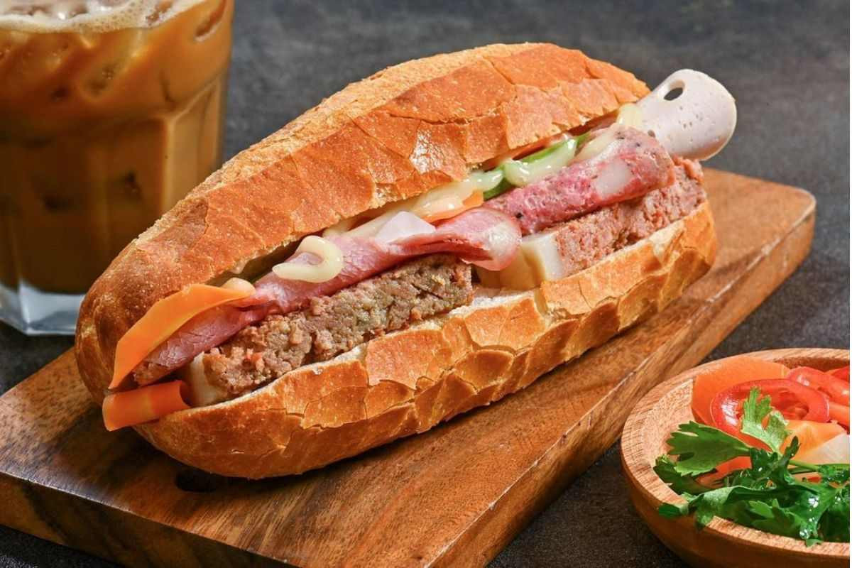 Tìm hiểu ăn bánh mì có béo không sẽ giúp bạn lựa chọn được loại bánh mì phù hợp với chế độ ăn của mình 