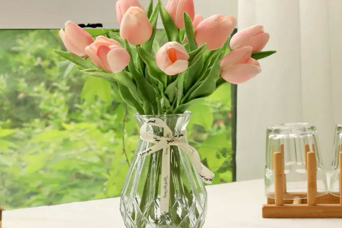 Tulip là loài hoa vô cùng được yêu thích bởi màu sắc rực rỡ cùng ý nghĩa đặc biệt
