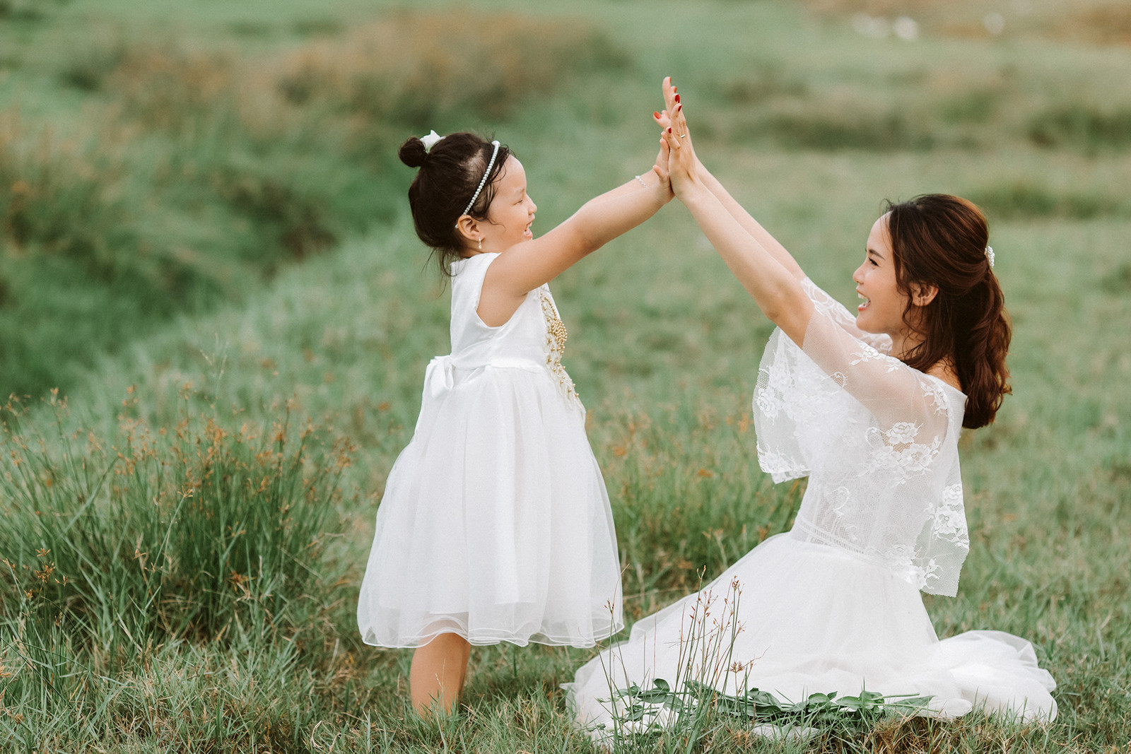 Gia đình luôn yêu và bên con! Chúc mừng sinh nhật bé yêu!