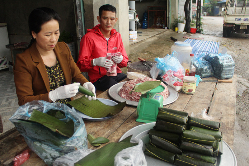 Bạn có thể mua ở các khu chợ địa phương hoặc nơi bán đặc sản Thái Nguyên