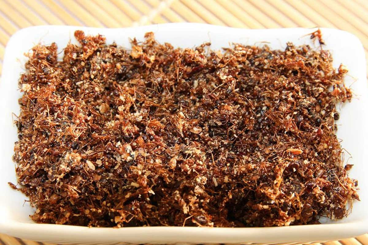 Muối kiến vàng có công đoạn chế biến phức tạp nhưng hương vị lại vô cùng ngon