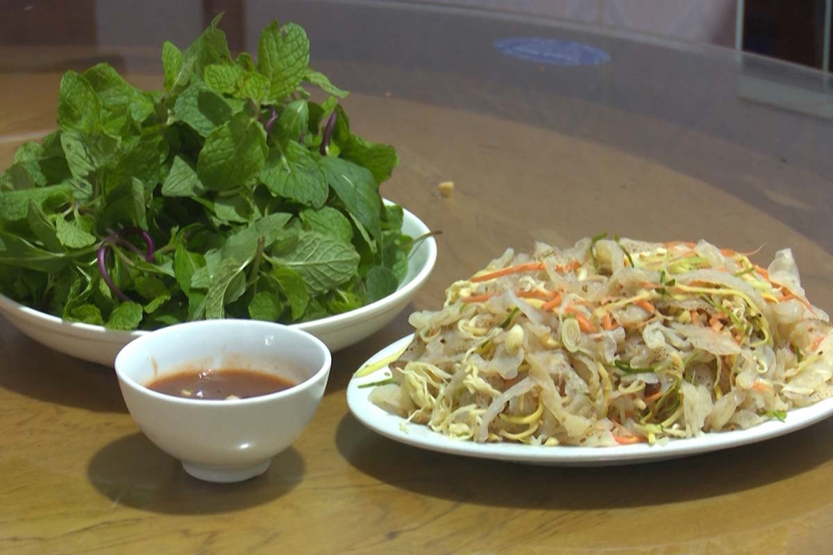 Nộm sứa Thái Thụy là món ăn đặc trưng của vùng đất “chị hai năm tấn”