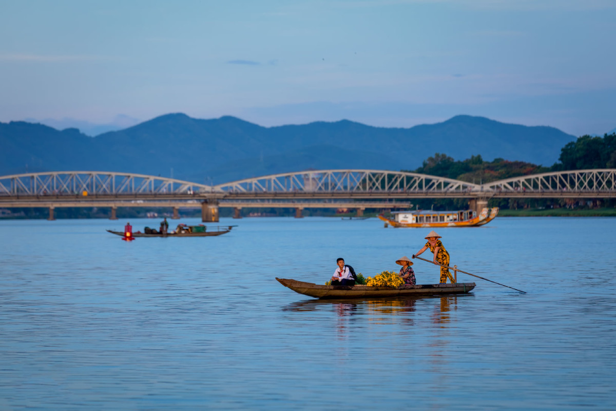 Gợi ý phân tích Ai đã đặt tên cho dòng sông