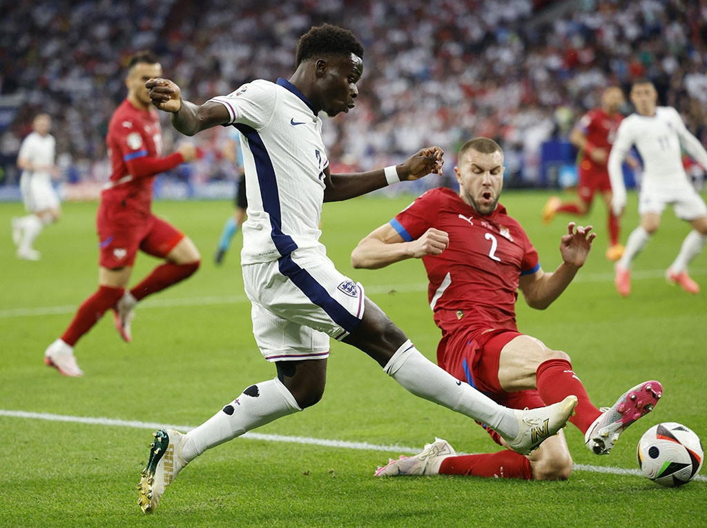 Trận đối đầu kịch tính giữa đội tuyển Anh và Serbia