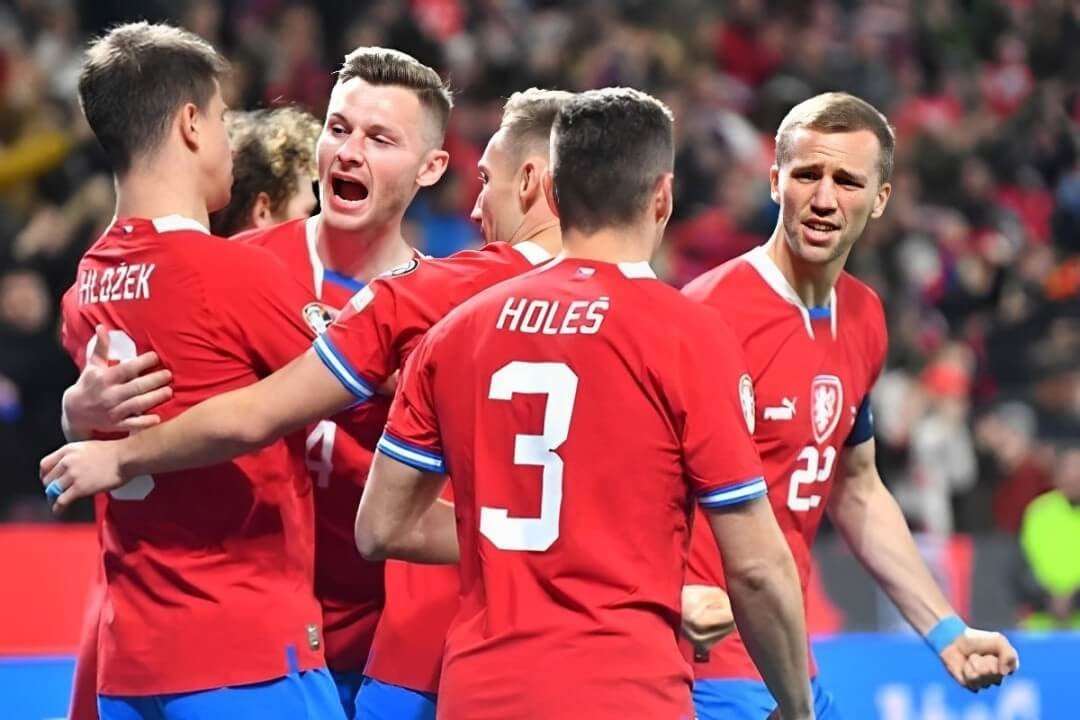 Đội hình ra sân của Cộng Hòa Séc trẻ trung nhưng thiếu kinh nghiệm thi đấu tại các giải đấu quốc tế