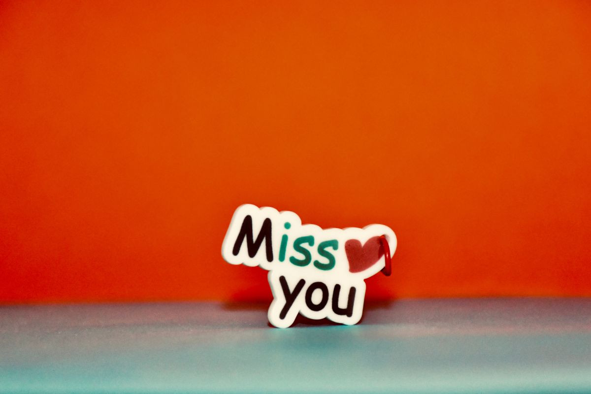 Hình nền điện thoại Miss you cho các cặp đôi